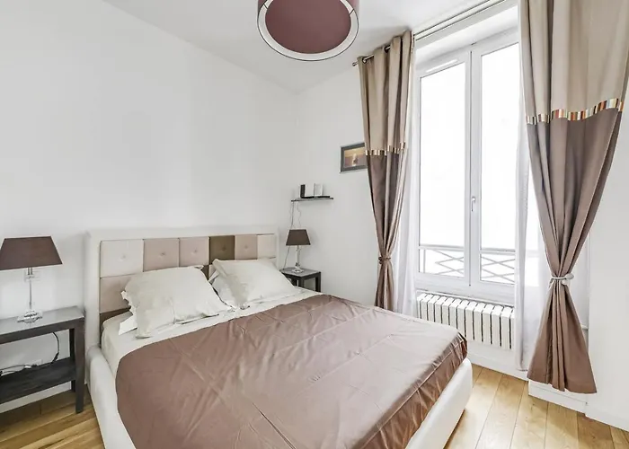 The Vendome - Elegant & Business- By Mon Petit Fare *