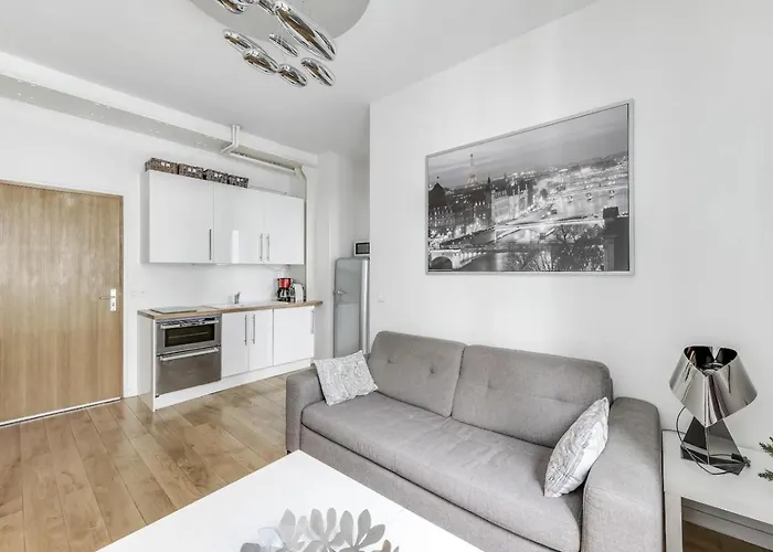 The Vendome - Elegant & Business- By Mon Petit Fare